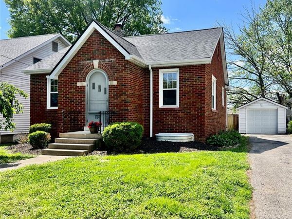 929 S 5th Street, Belleview, IL 62220