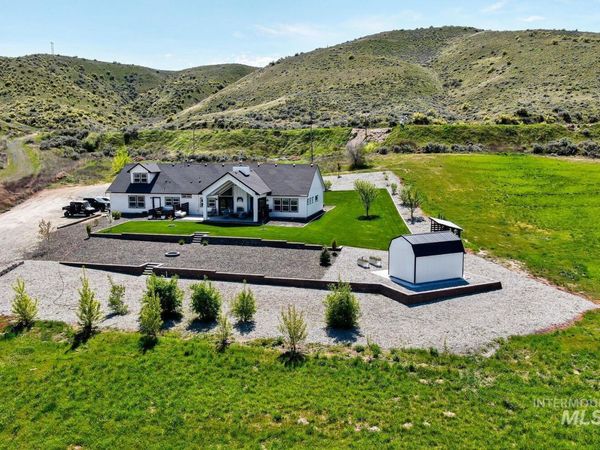 3445 Magnolia Ln, Emmett, ID 83617