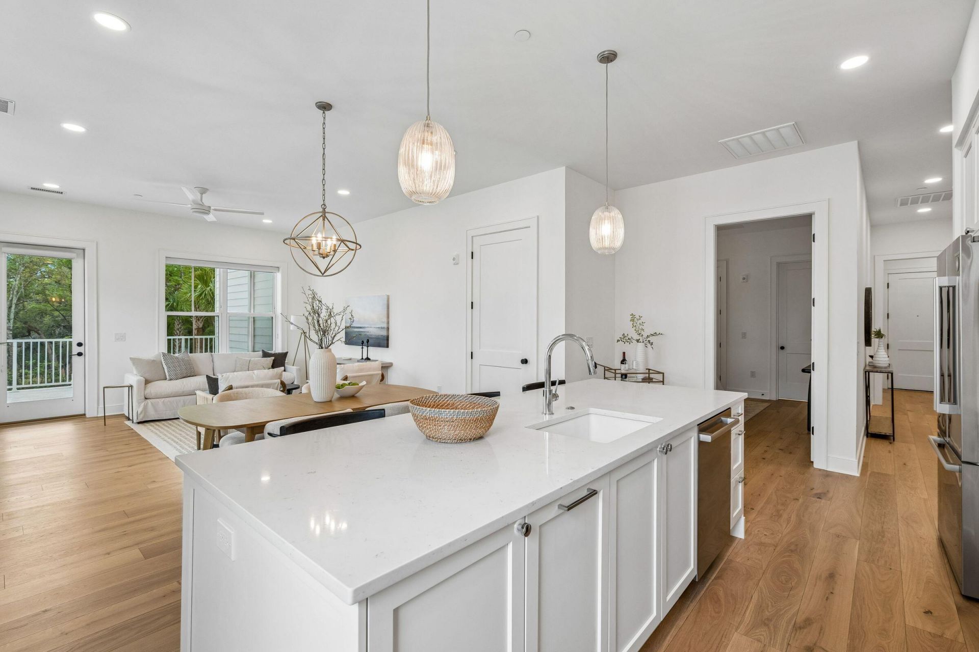 540 Helmsman Street Photo 11