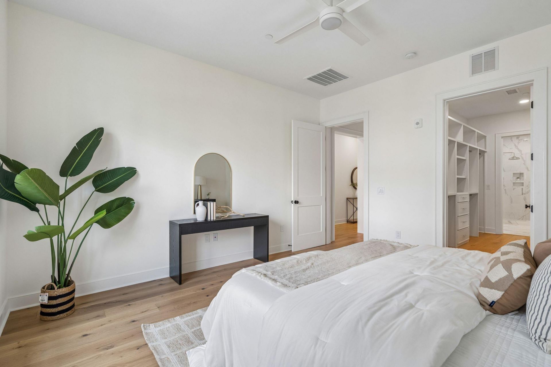 540 Helmsman Street Photo 20