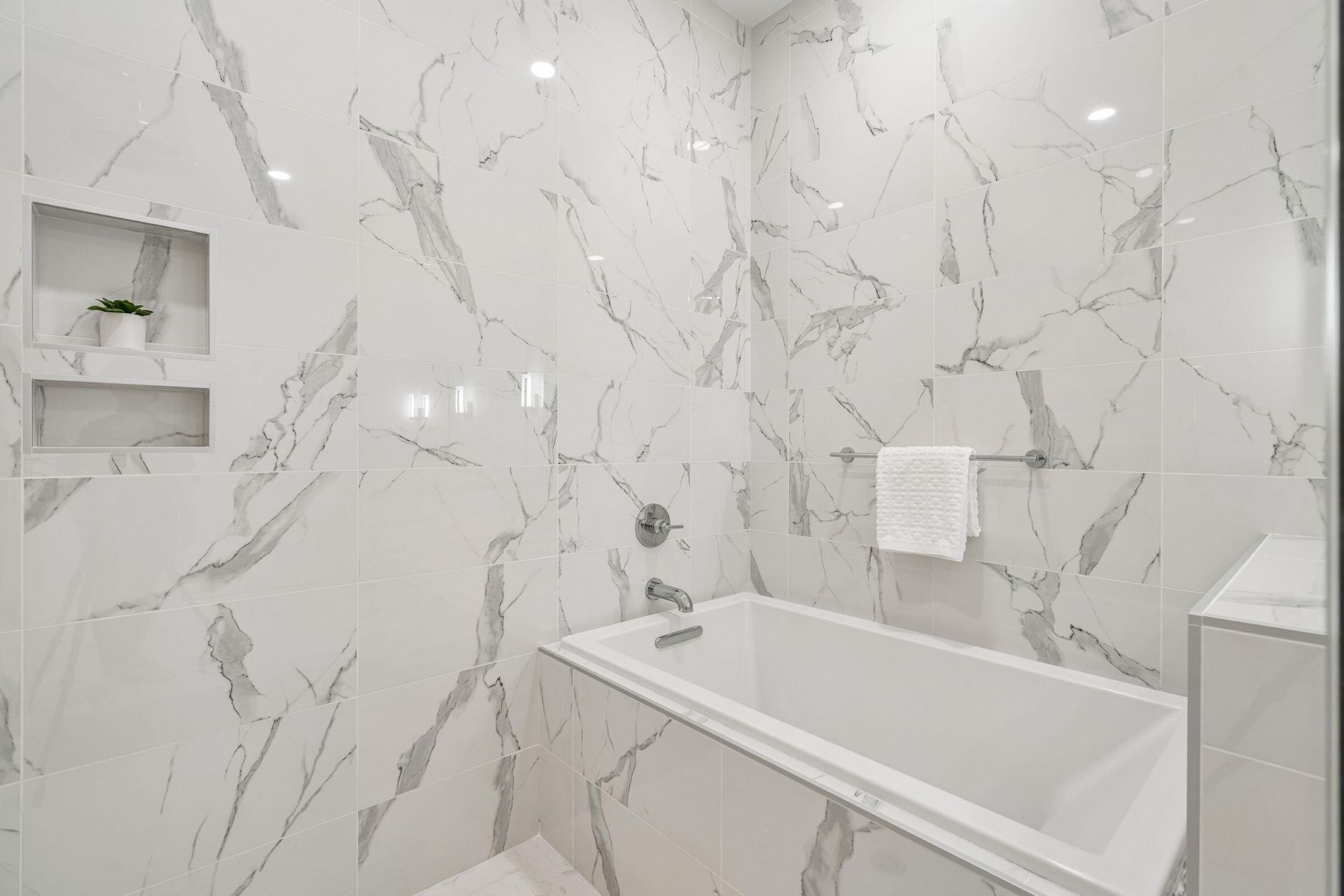 540 Helmsman Street Photo 27