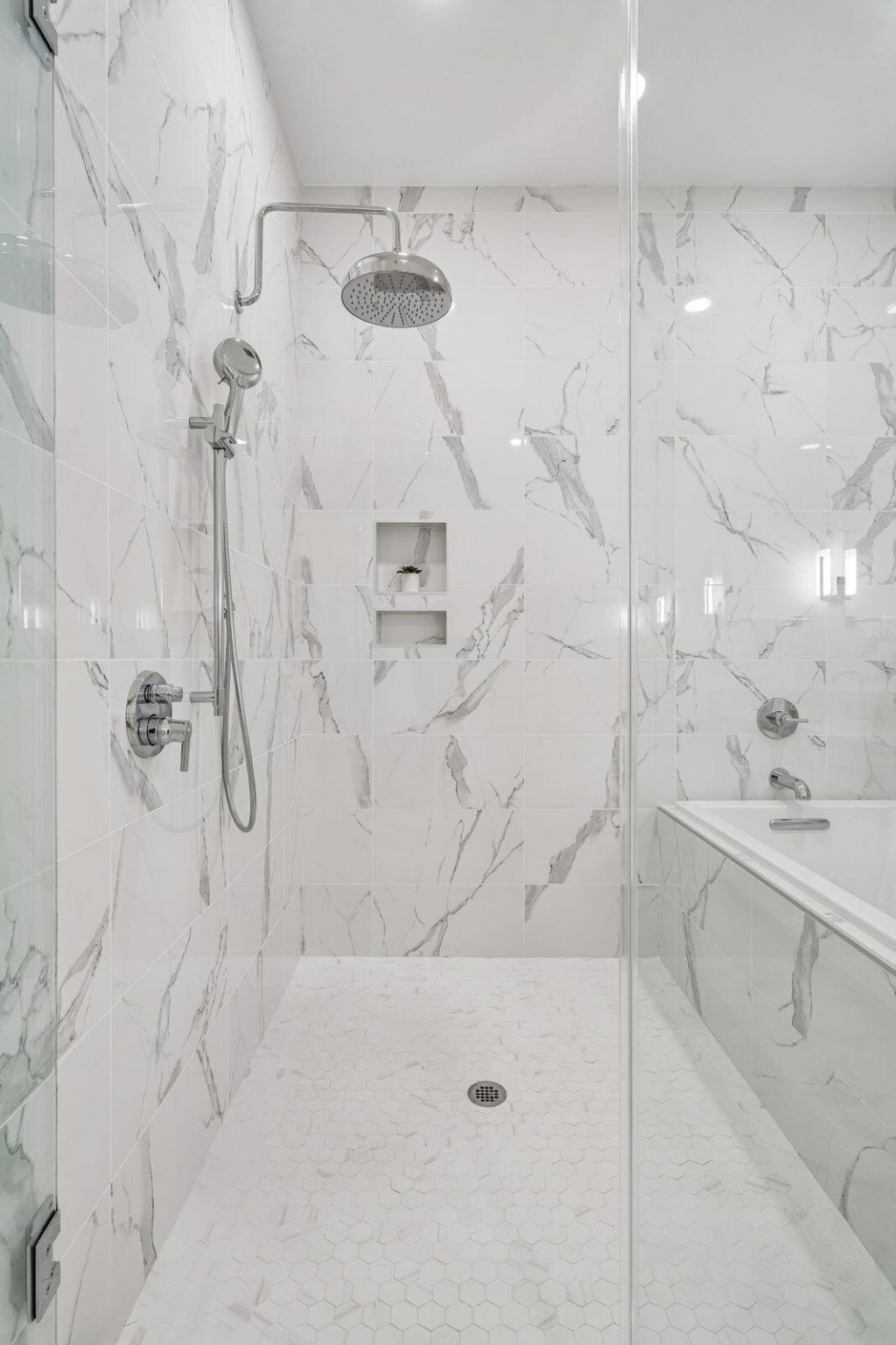 540 Helmsman Street Photo 28