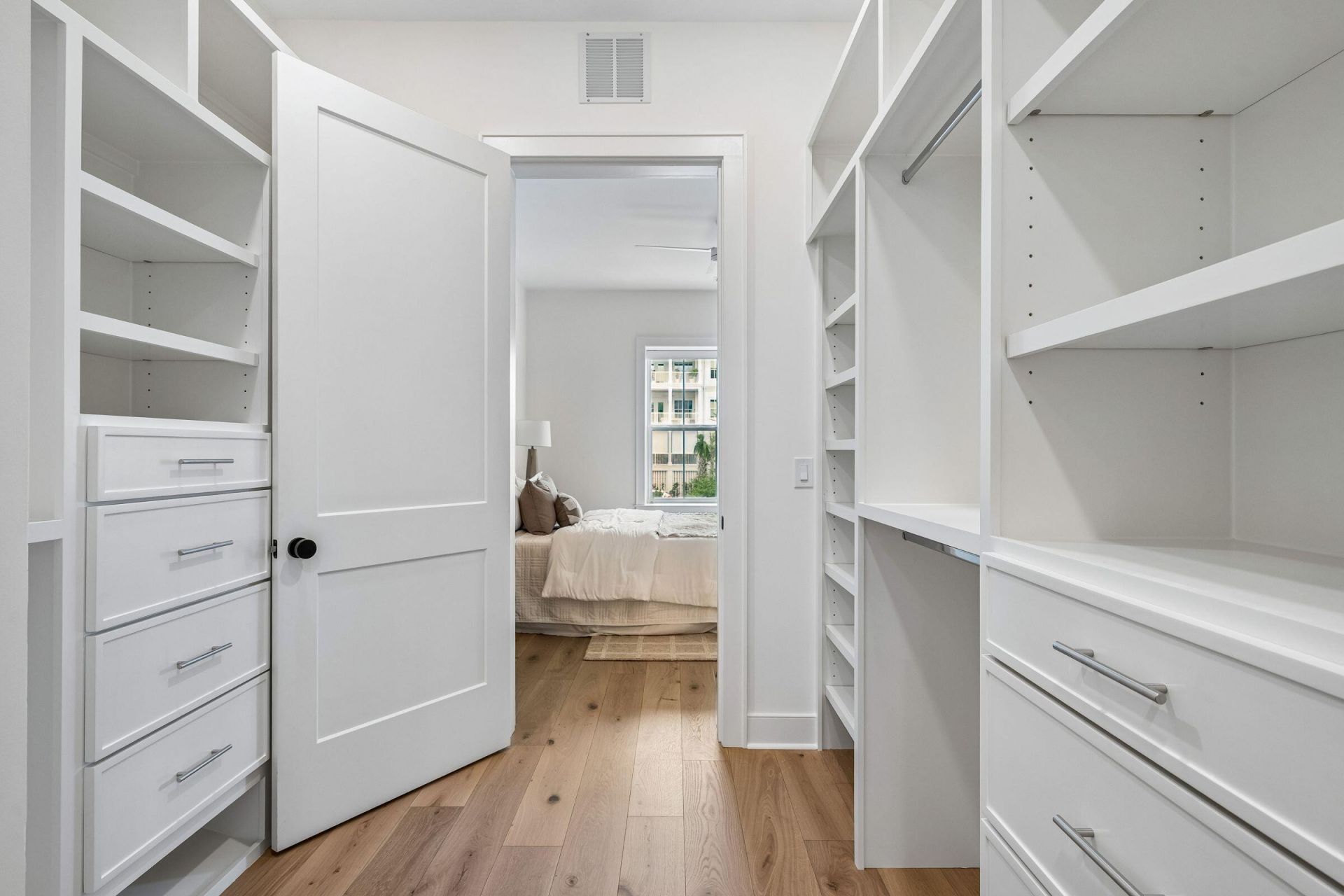 540 Helmsman Street Photo 31