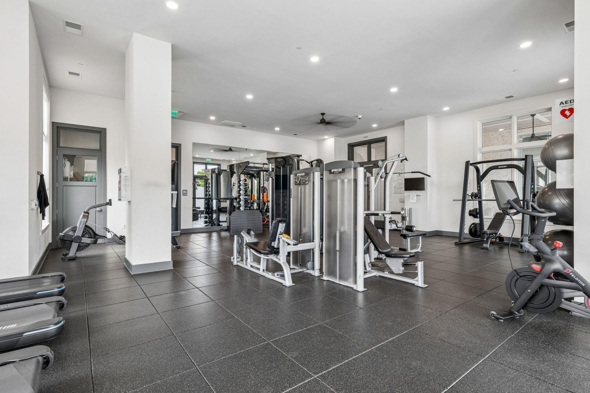 540 Helmsman Street Photo 64