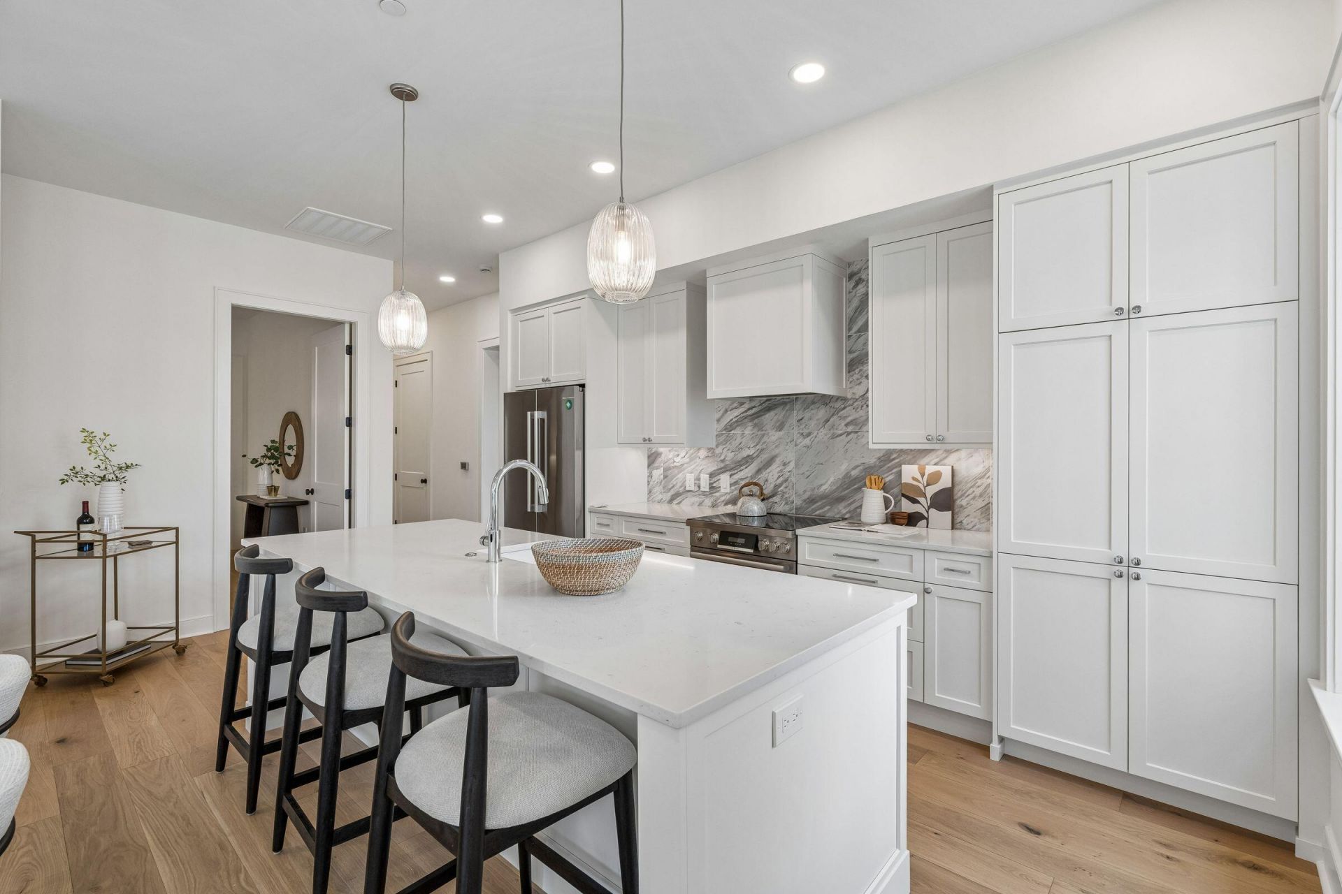 540 Helmsman Street Photo 8