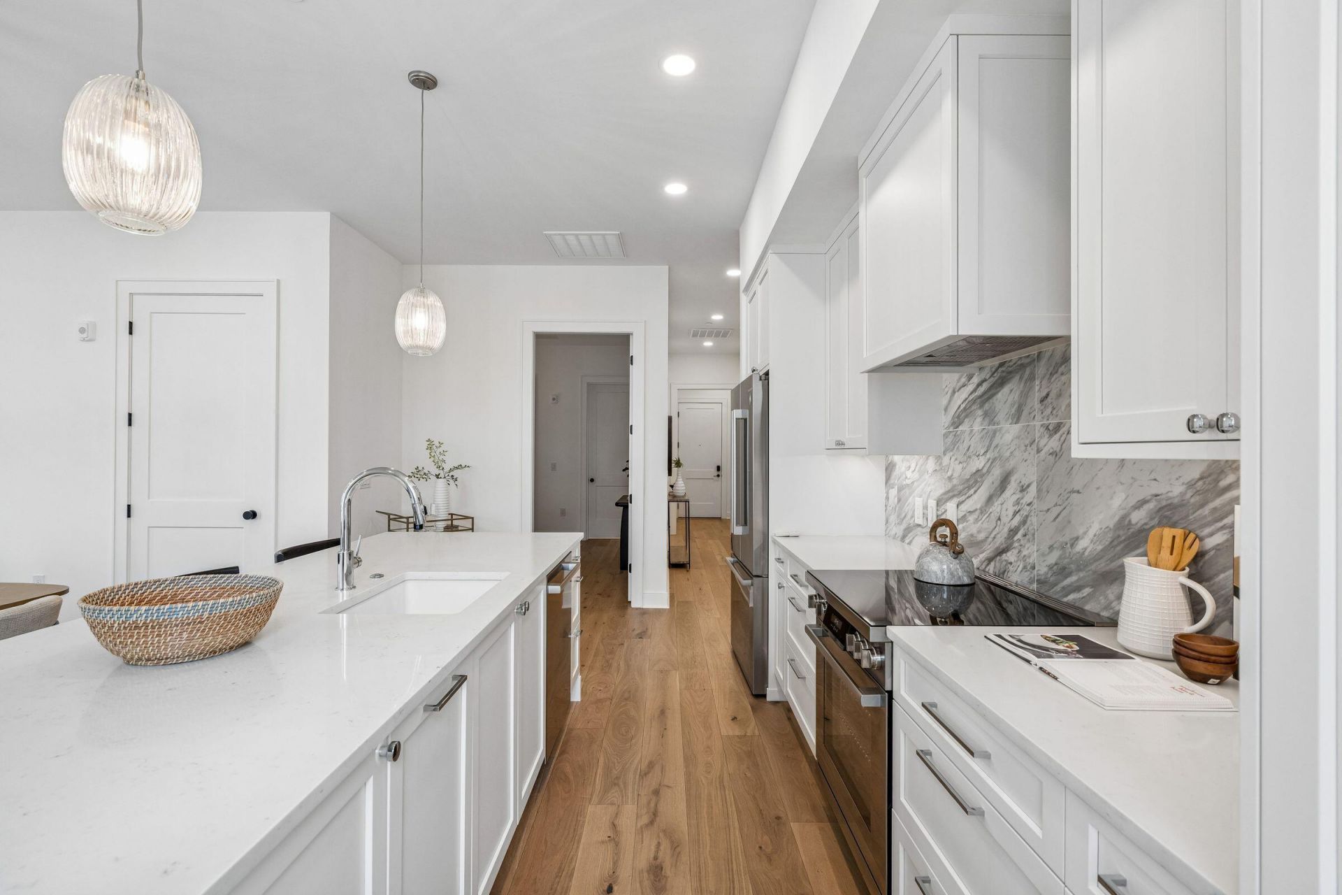 540 Helmsman Street Photo 9