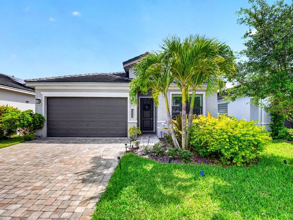 7527 Moonrise Drive, Lake Worth, FL 33467
