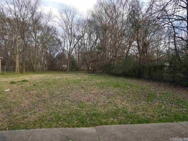 Louise Street , Jacksonville, AR 72076