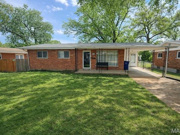 840 Naomi Avenue , Florissant, MO 63031