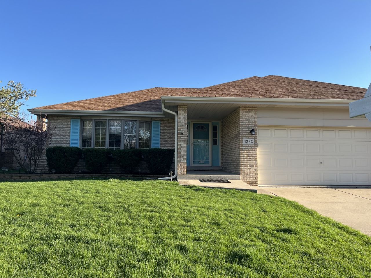 1263 Harleyford Road , Woodridge, IL 60517