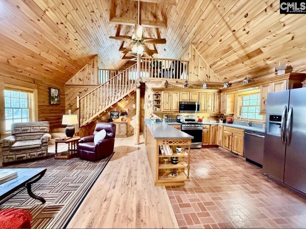 57 Club Lane  Photo 14