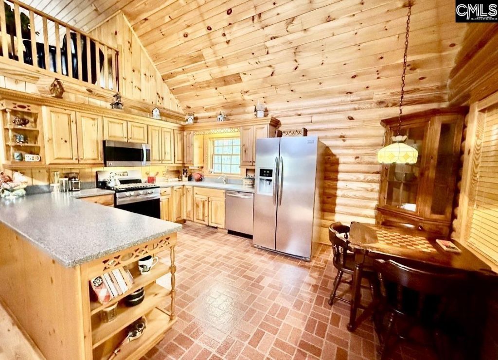 57 Club Lane  Photo 16