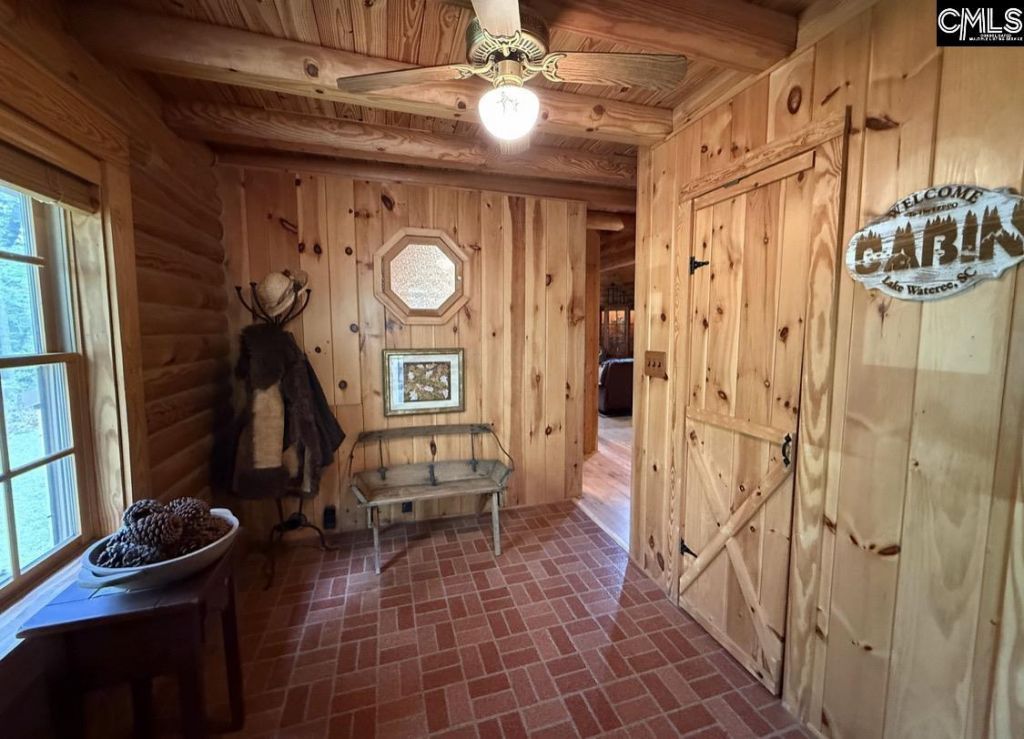 57 Club Lane  Photo 5