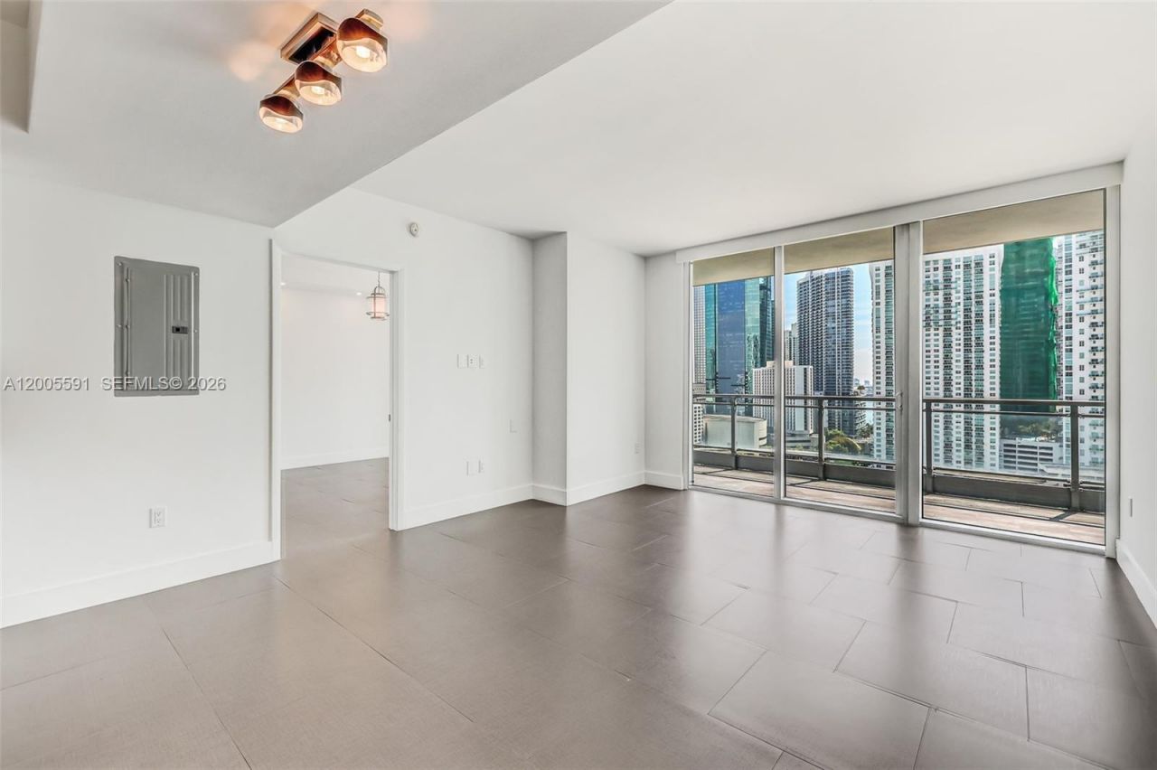 92 SW 3rd St , Unit 2212, Miami, FL 33130 Photo