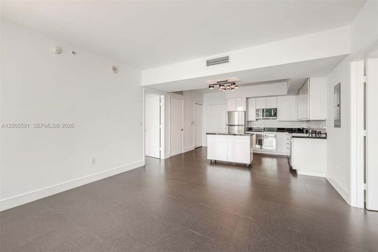 92 SW 3rd St , Unit 2212, Miami, FL 33130 Photo