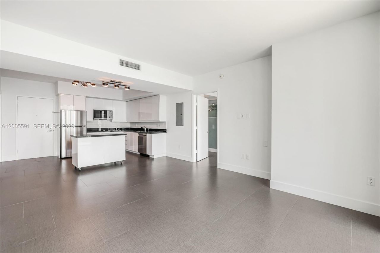 92 SW 3rd St , Unit 2212, Miami, FL 33130 Photo