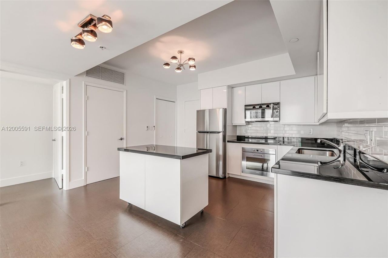 92 SW 3rd St , Unit 2212, Miami, FL 33130 Photo