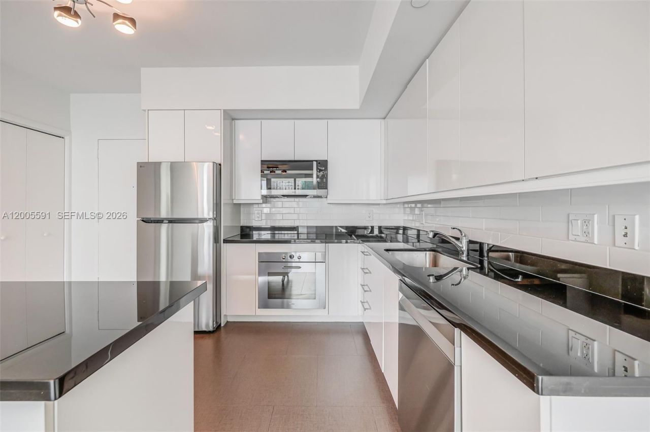 92 SW 3rd St , Unit 2212, Miami, FL 33130 Photo