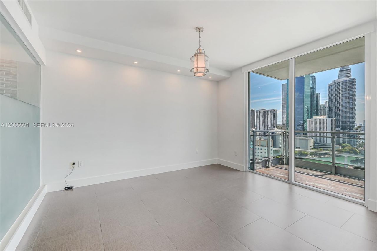 92 SW 3rd St , Unit 2212, Miami, FL 33130 Photo