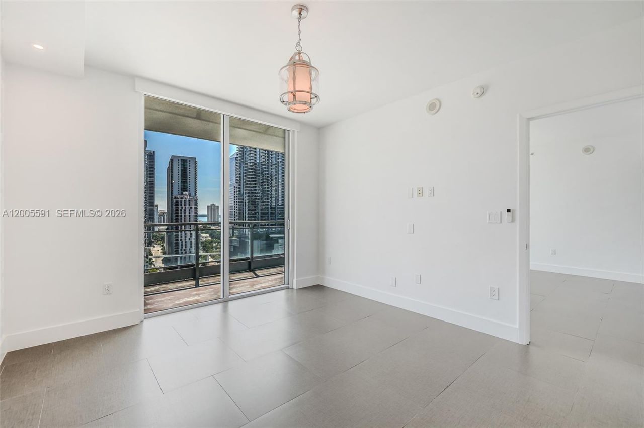 92 SW 3rd St , Unit 2212, Miami, FL 33130 Photo