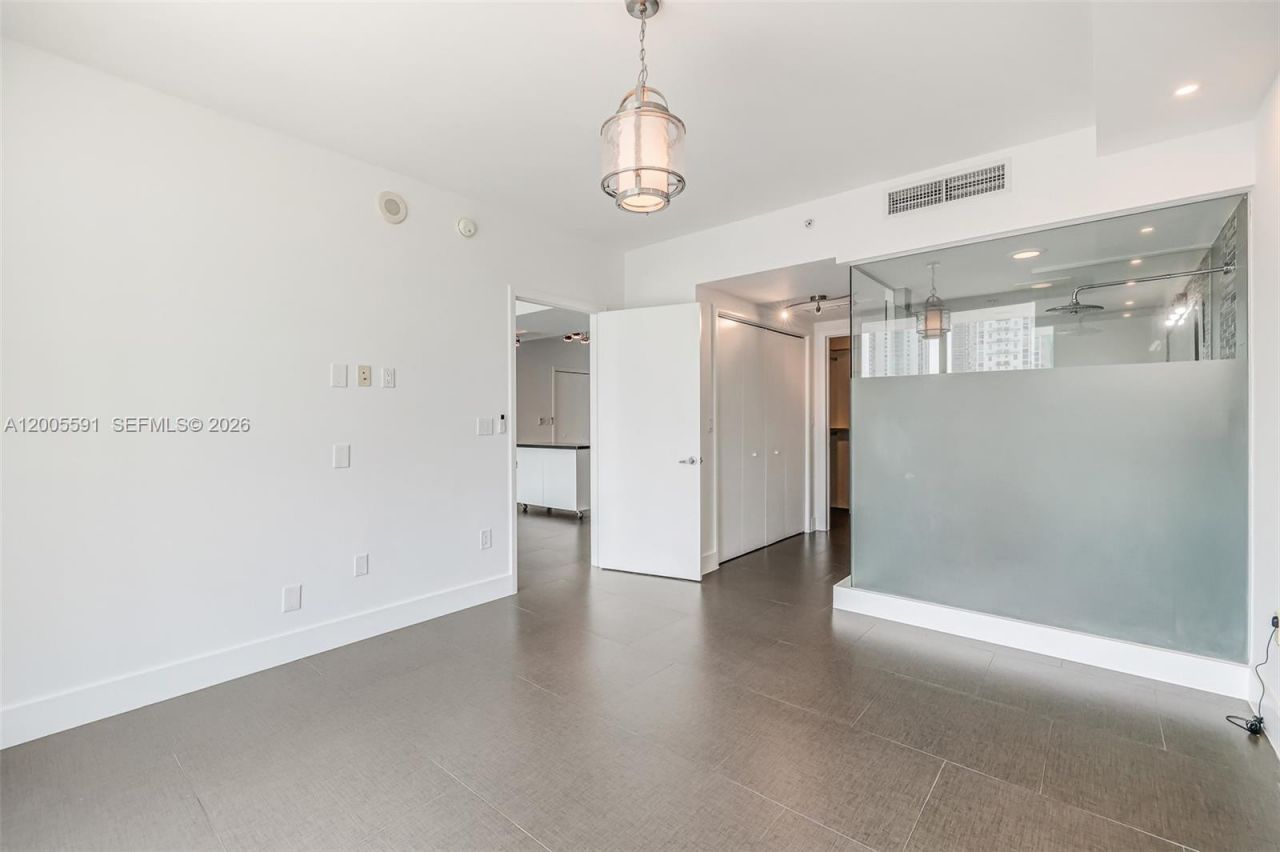 92 SW 3rd St , Unit 2212, Miami, FL 33130 Photo