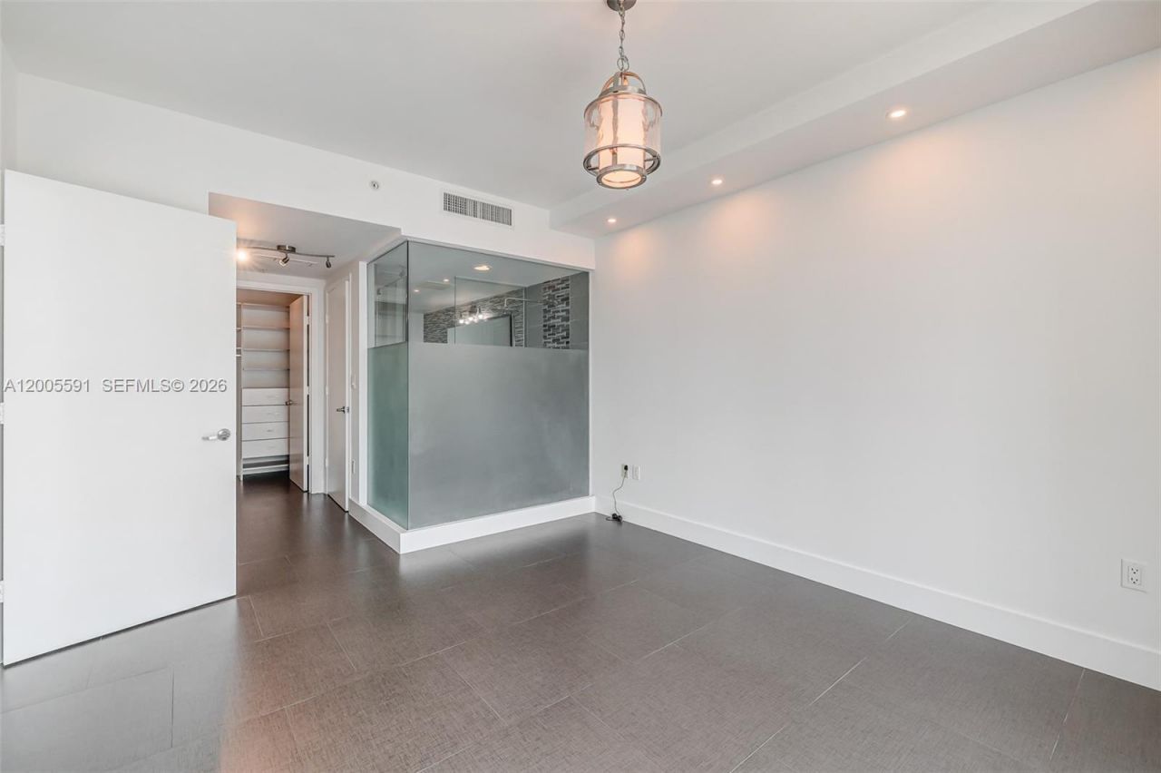 92 SW 3rd St , Unit 2212, Miami, FL 33130 Photo