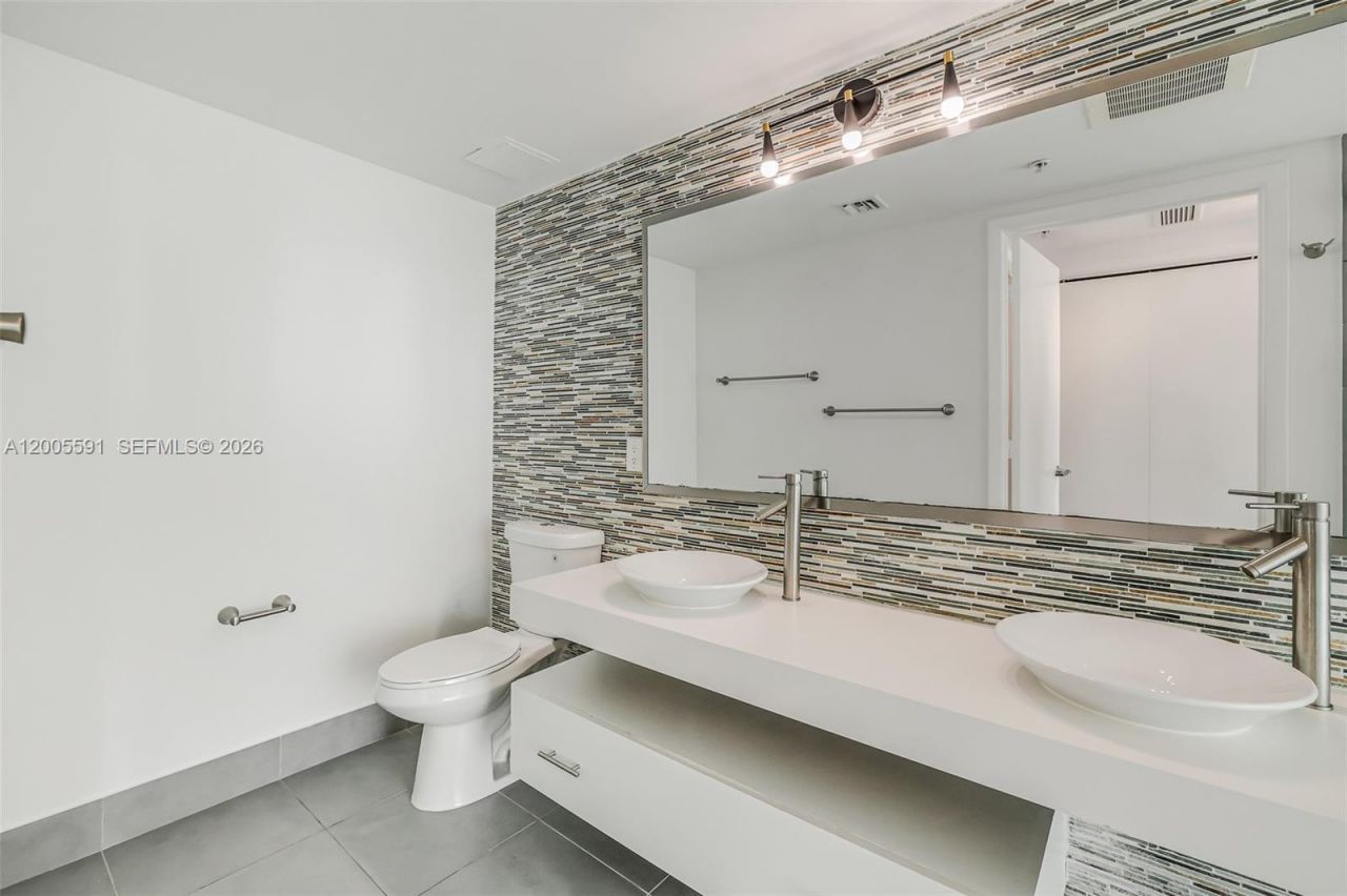 92 SW 3rd St , Unit 2212, Miami, FL 33130 Photo