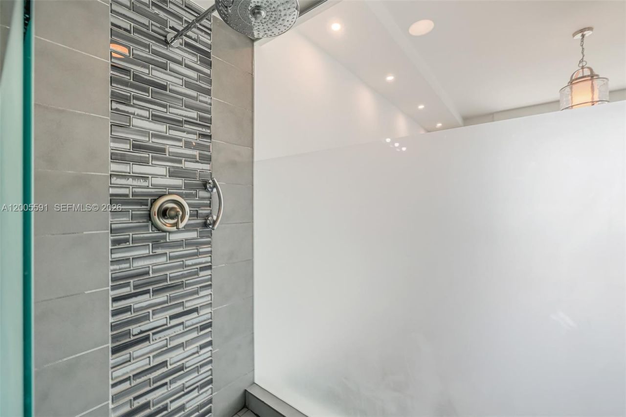 92 SW 3rd St , Unit 2212, Miami, FL 33130 Photo