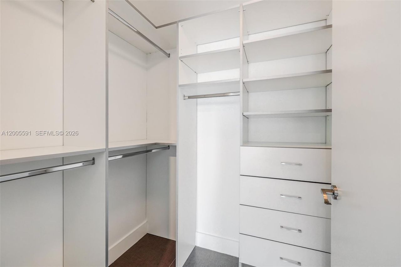 92 SW 3rd St , Unit 2212, Miami, FL 33130 Photo