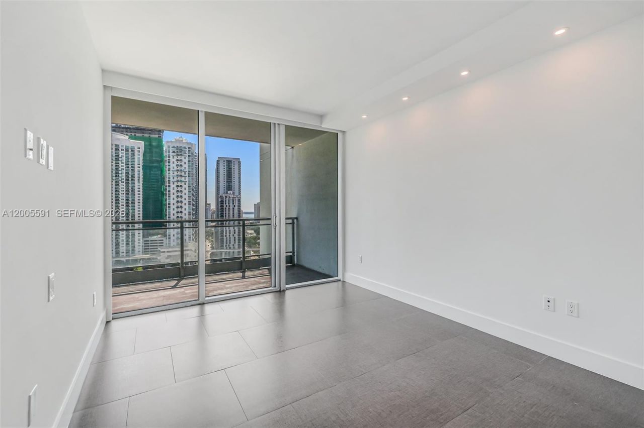 92 SW 3rd St , Unit 2212, Miami, FL 33130 Photo