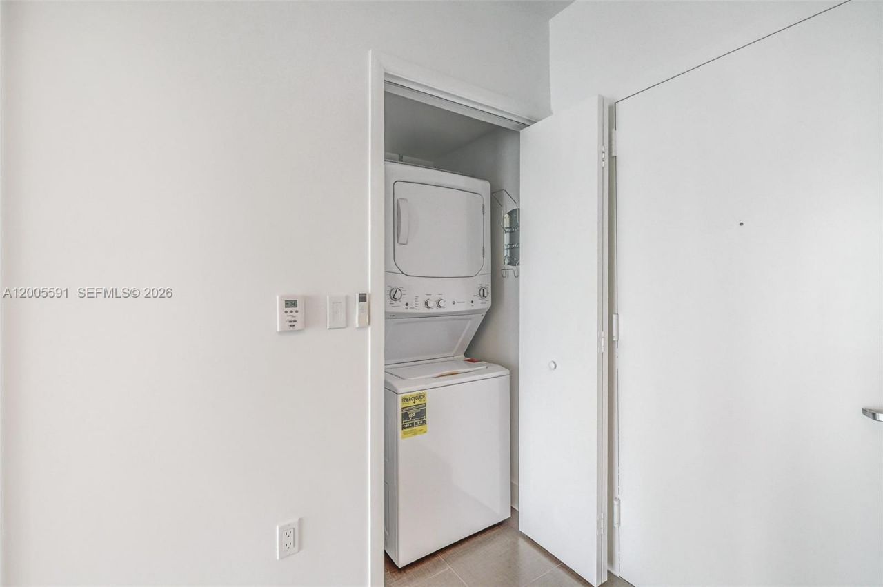 92 SW 3rd St , Unit 2212, Miami, FL 33130 Photo