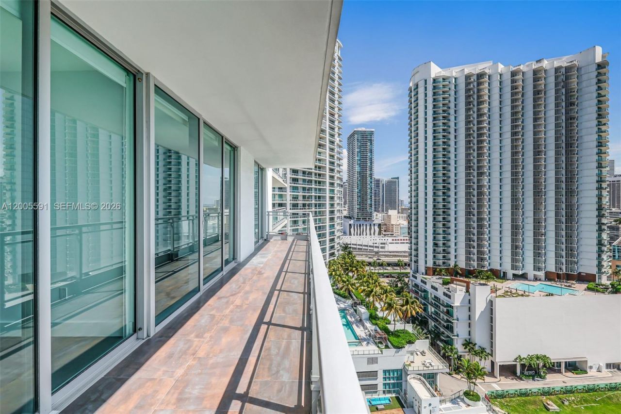 92 SW 3rd St , Unit 2212, Miami, FL 33130 Photo