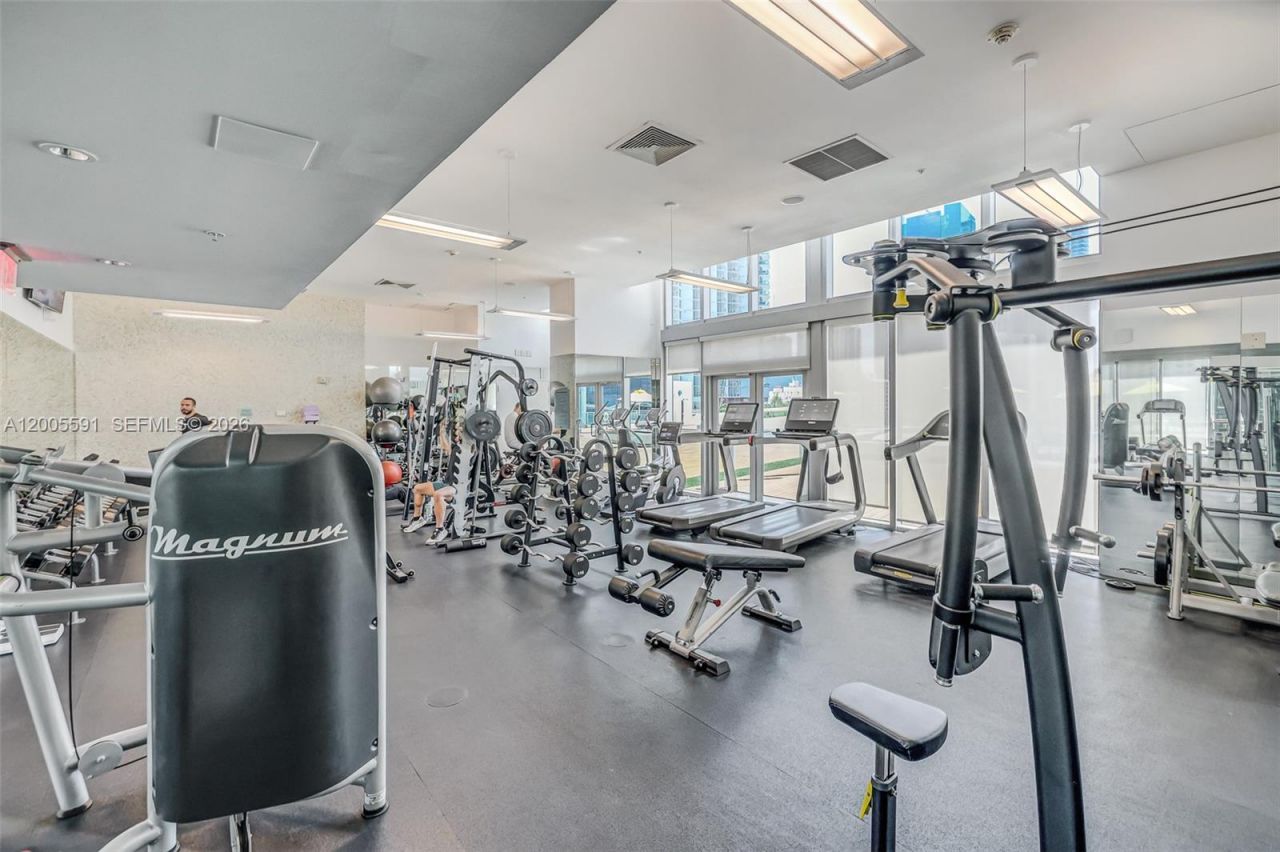 92 SW 3rd St , Unit 2212, Miami, FL 33130 Photo