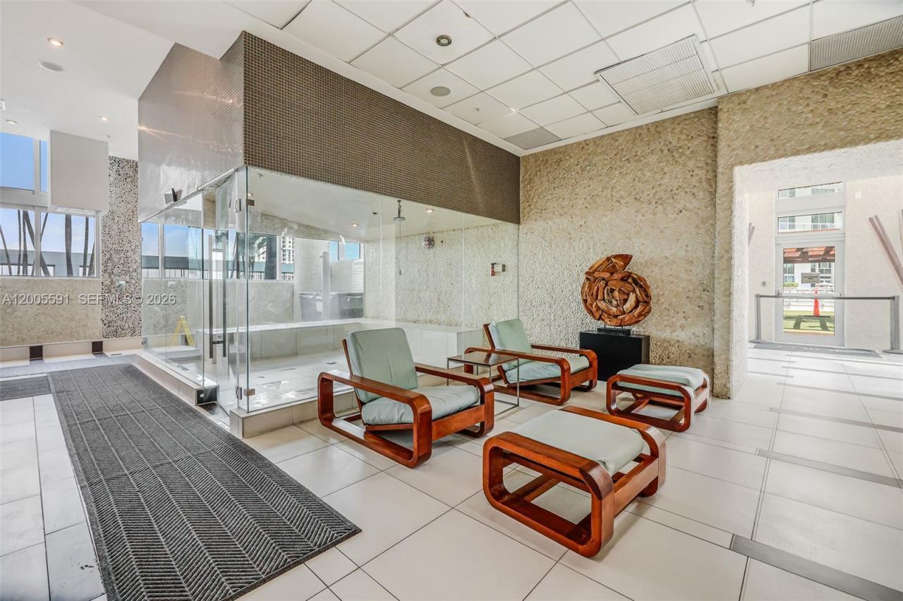 92 SW 3rd St , Unit 2212, Miami, FL 33130 Photo