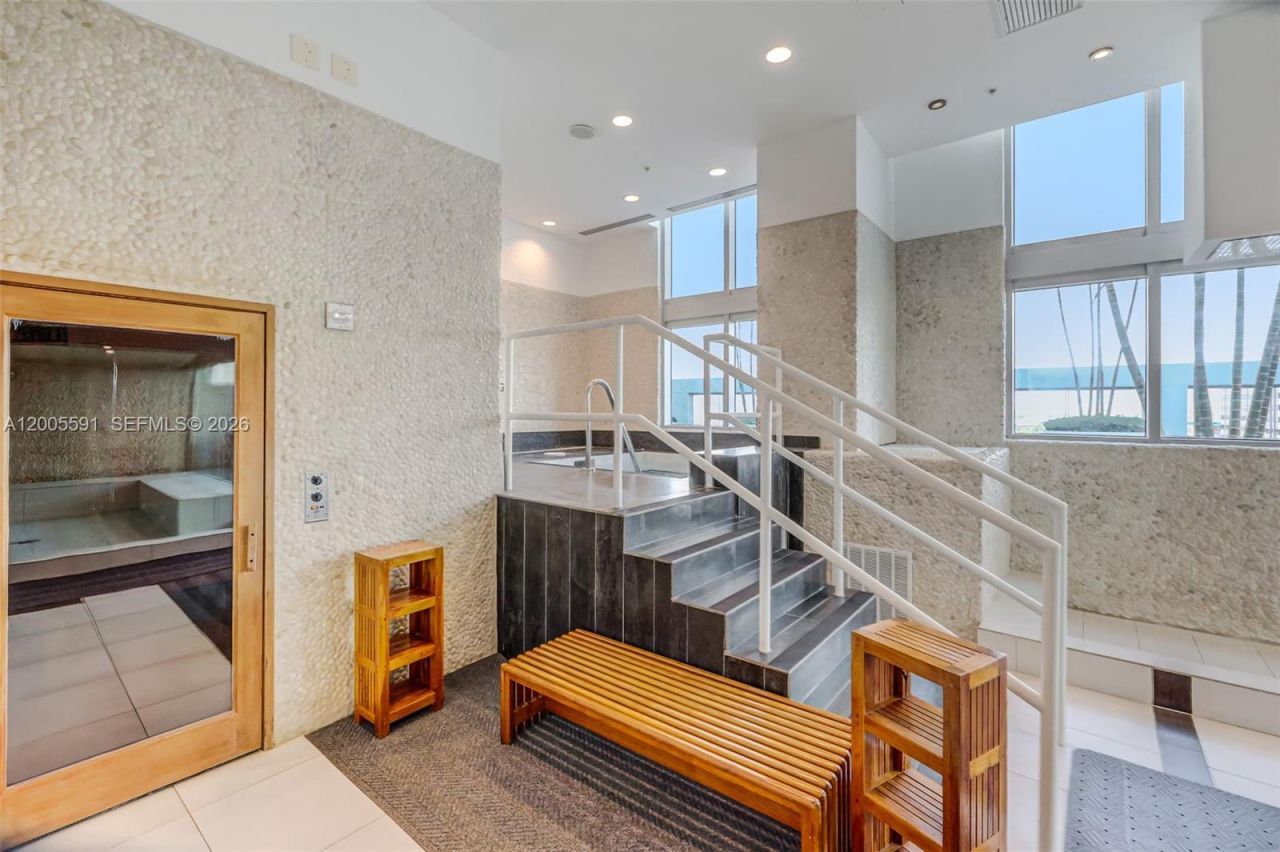 92 SW 3rd St , Unit 2212, Miami, FL 33130 Photo