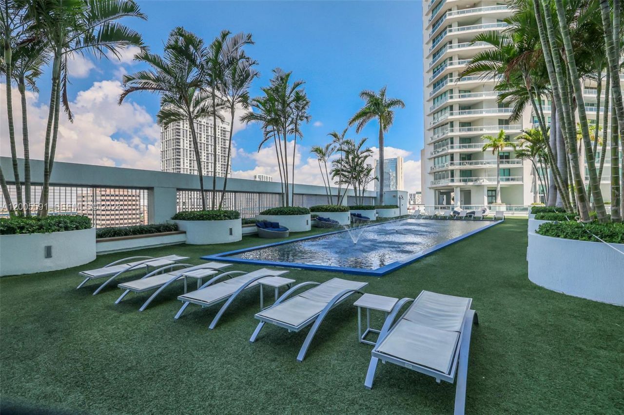 92 SW 3rd St , Unit 2212, Miami, FL 33130 Photo