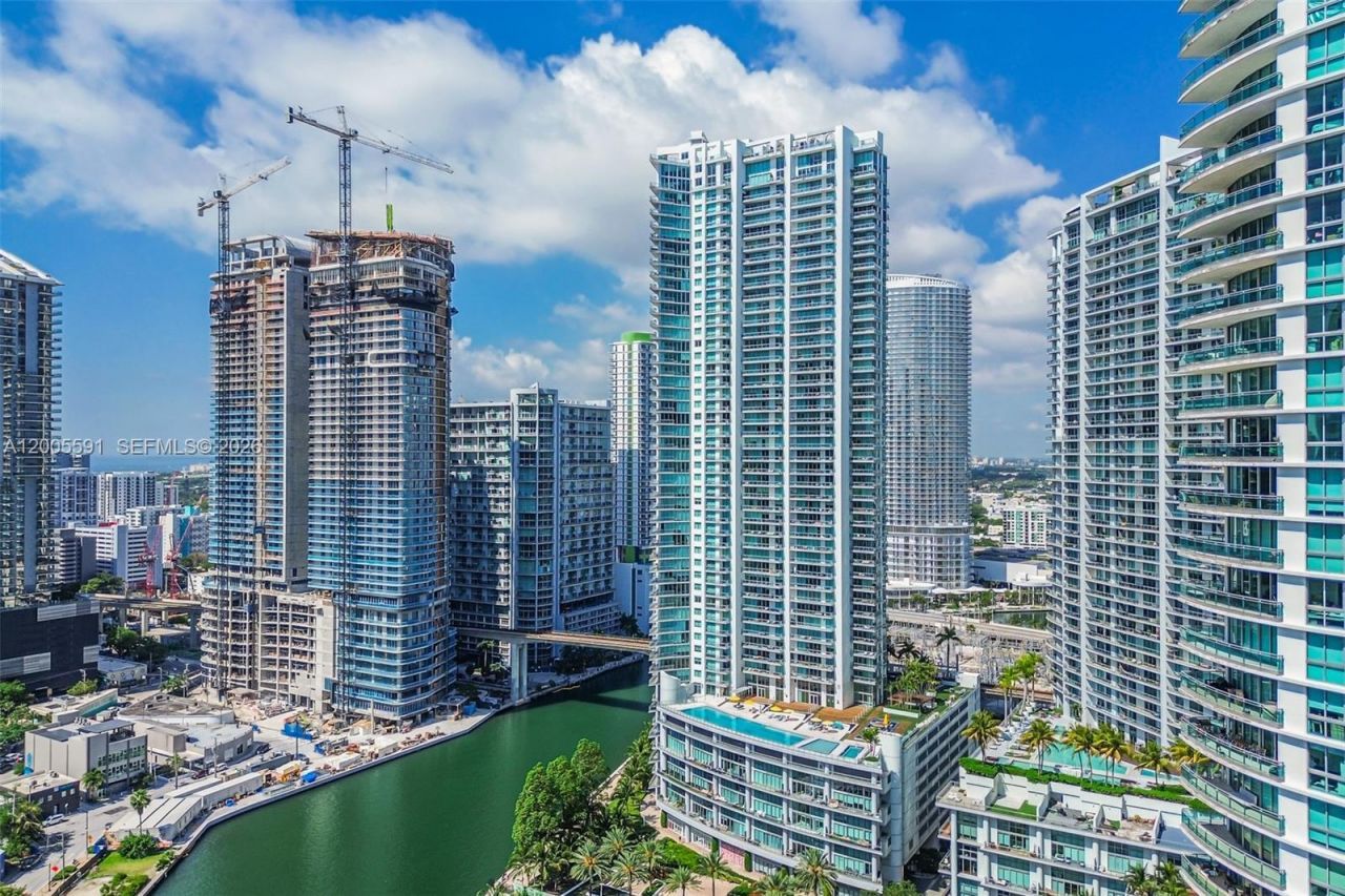 92 SW 3rd St , Unit 2212, Miami, FL 33130 Photo