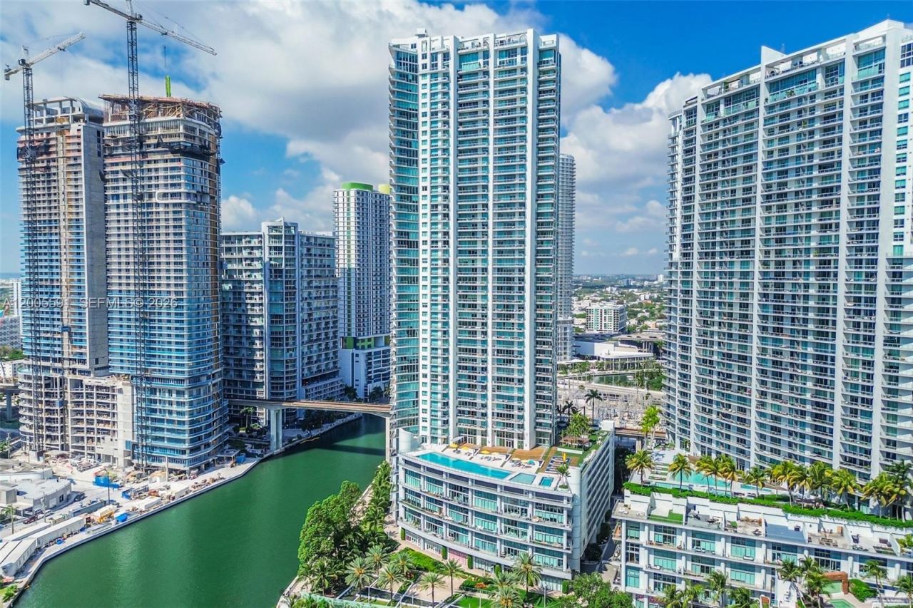 92 SW 3rd St , Unit 2212, Miami, FL 33130 Photo