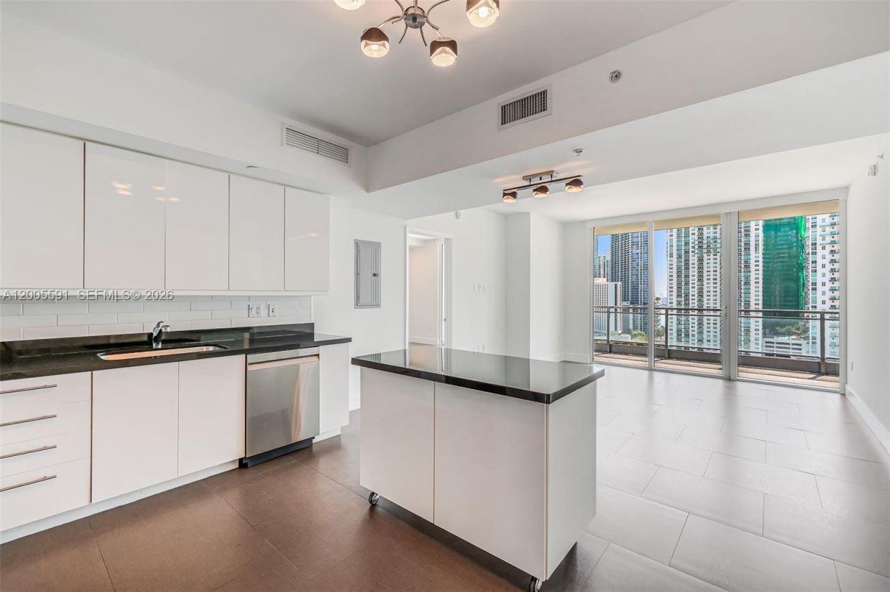 92 SW 3rd St , Unit 2212, Miami, FL 33130 Photo