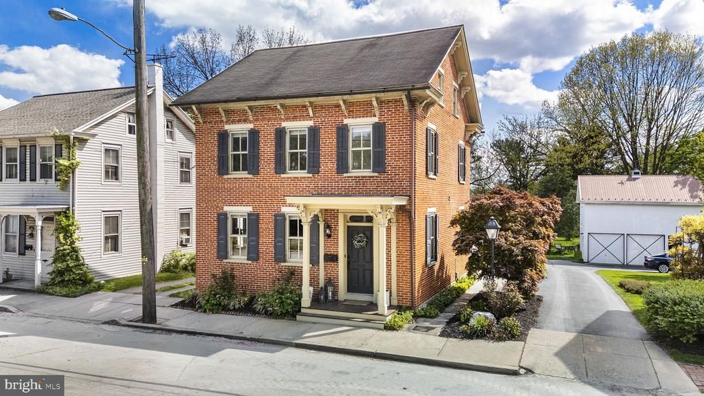 116 E MAIN STREET , STRASBURG, PA 17579