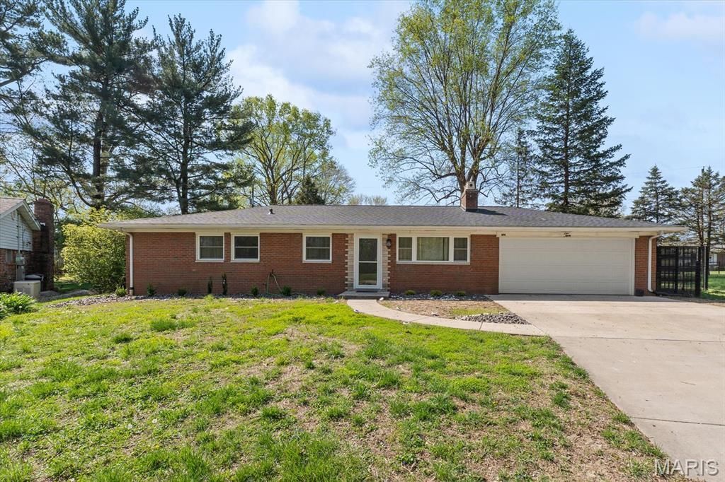 10 Wood Drive , Swansea, IL 62226 Main Photo