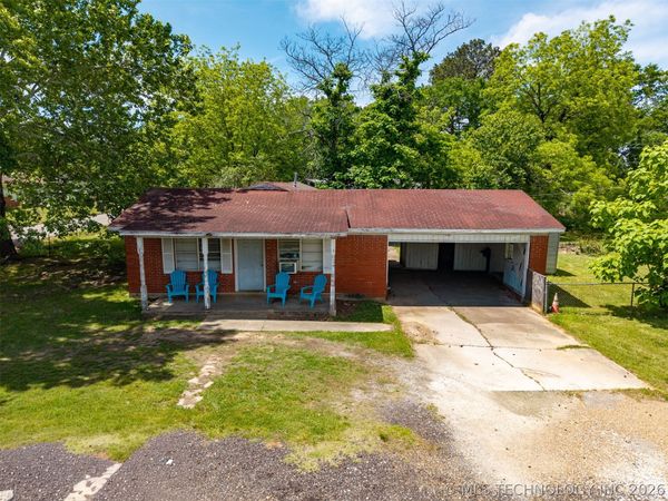 101 SW Hayes, Idabel, OK 74745