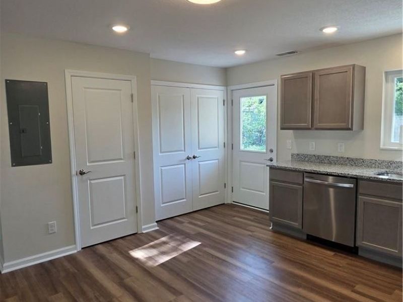 1621 Azalea Drive, Trotwood, OH 45417 Photo 4