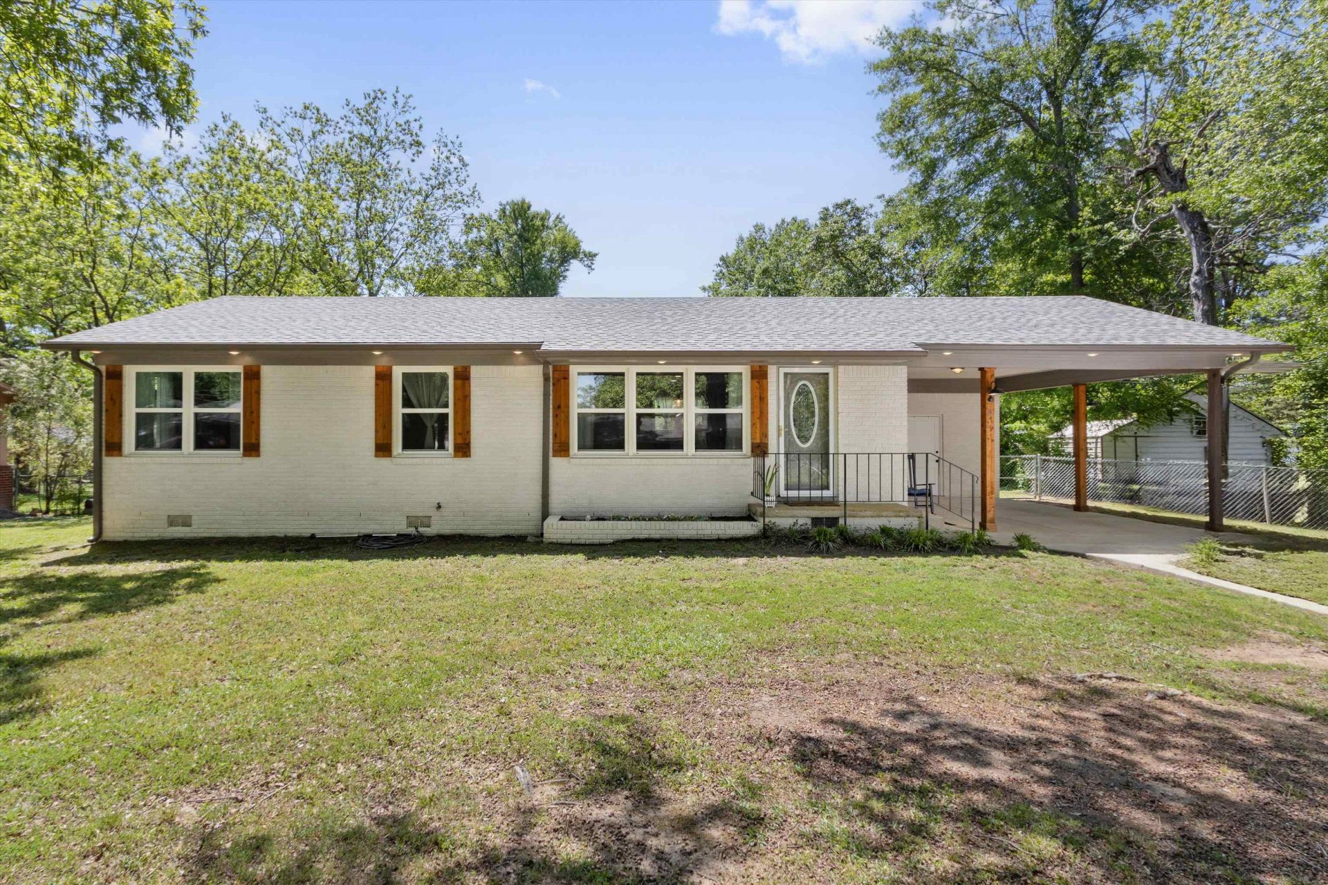 679 Coleman Ave, Holly Springs, MS 38635 Main Photo