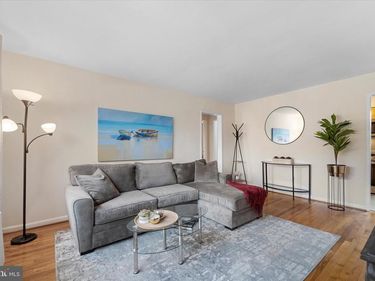 2051 N WOODSTOCK STREET, Unit 201, ARLINGTON, VA 22207