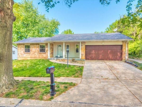 1909 Lakeheights Lane , Spanish Lake, MO 63138