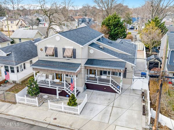 35 Bay Avenue, North Middletown, NJ 07748