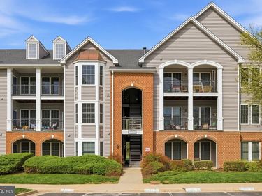 46630 DRYSDALE TERRACE, Unit 300, POTOMAC FALLS, VA 20165