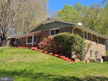 199 BLUE ROCK LANE, ROSELAND, VA 22967