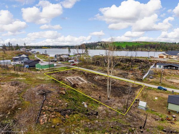 10222 S Lakehurst Dr, Medical Lake, WA 99022